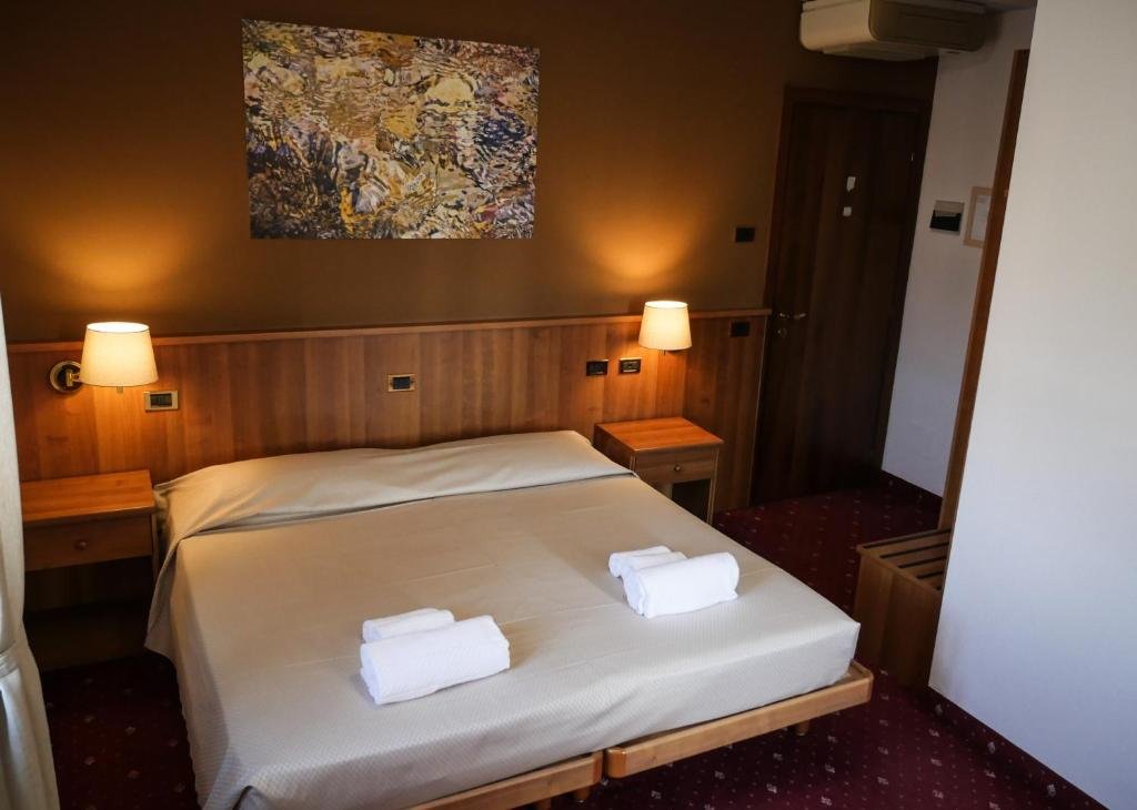 VILLANOVA HOTEL room in San Bonifacio Verona